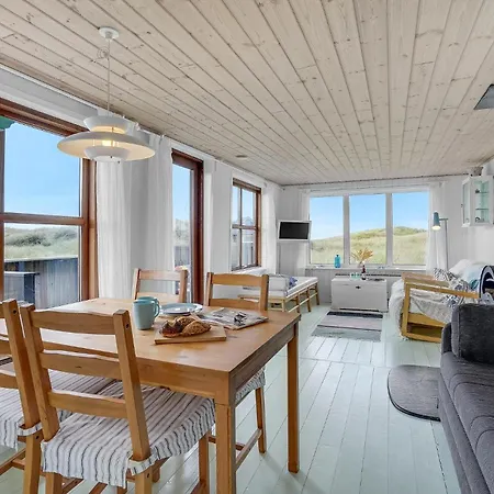 One Bedroom Stunning In *